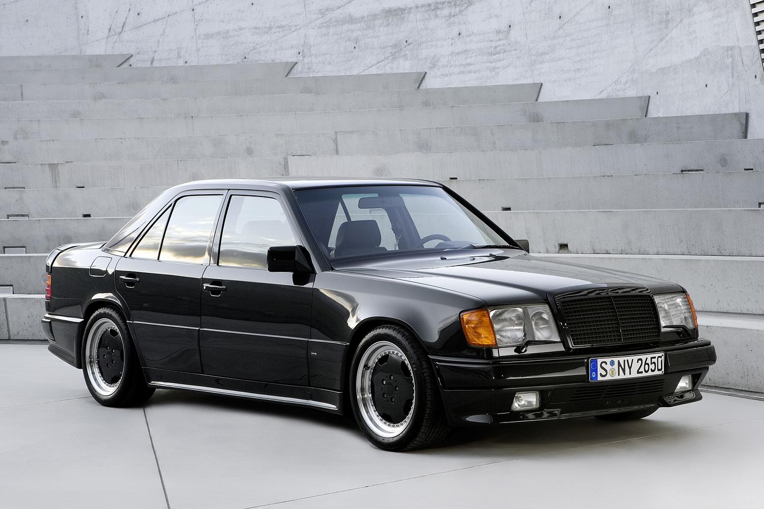 1989年式メルセデス・ベンツ300E 6.0 AMGのフロントスタイリング
